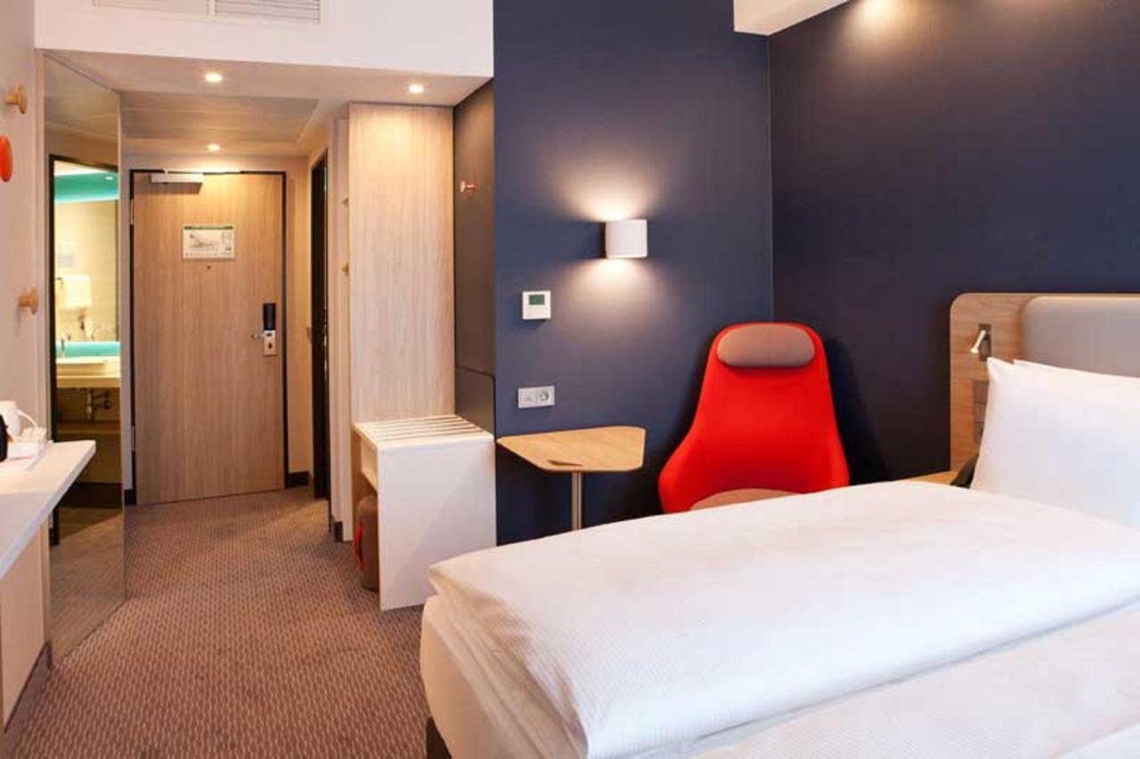 Holiday Inn Express Bochum By Ihg Exterior foto