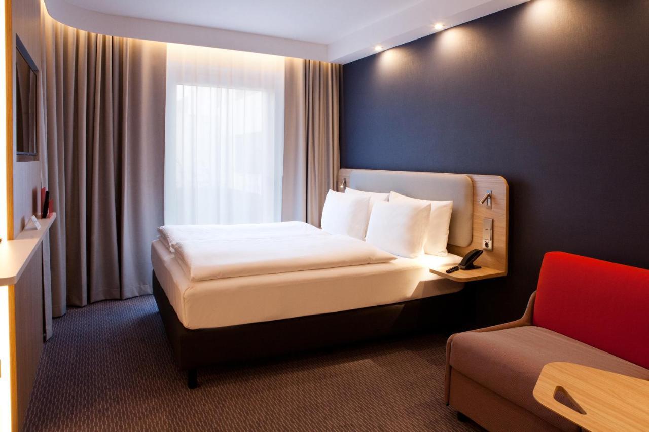 Holiday Inn Express Bochum By Ihg Exterior foto