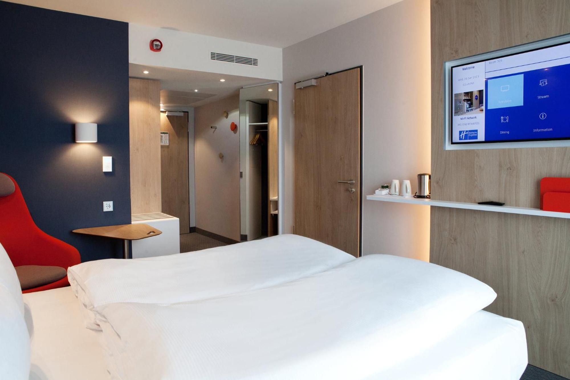 Holiday Inn Express Bochum By Ihg Exterior foto