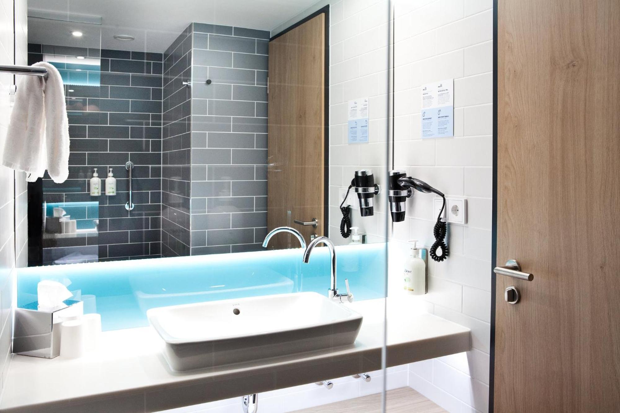 Holiday Inn Express Bochum By Ihg Exterior foto