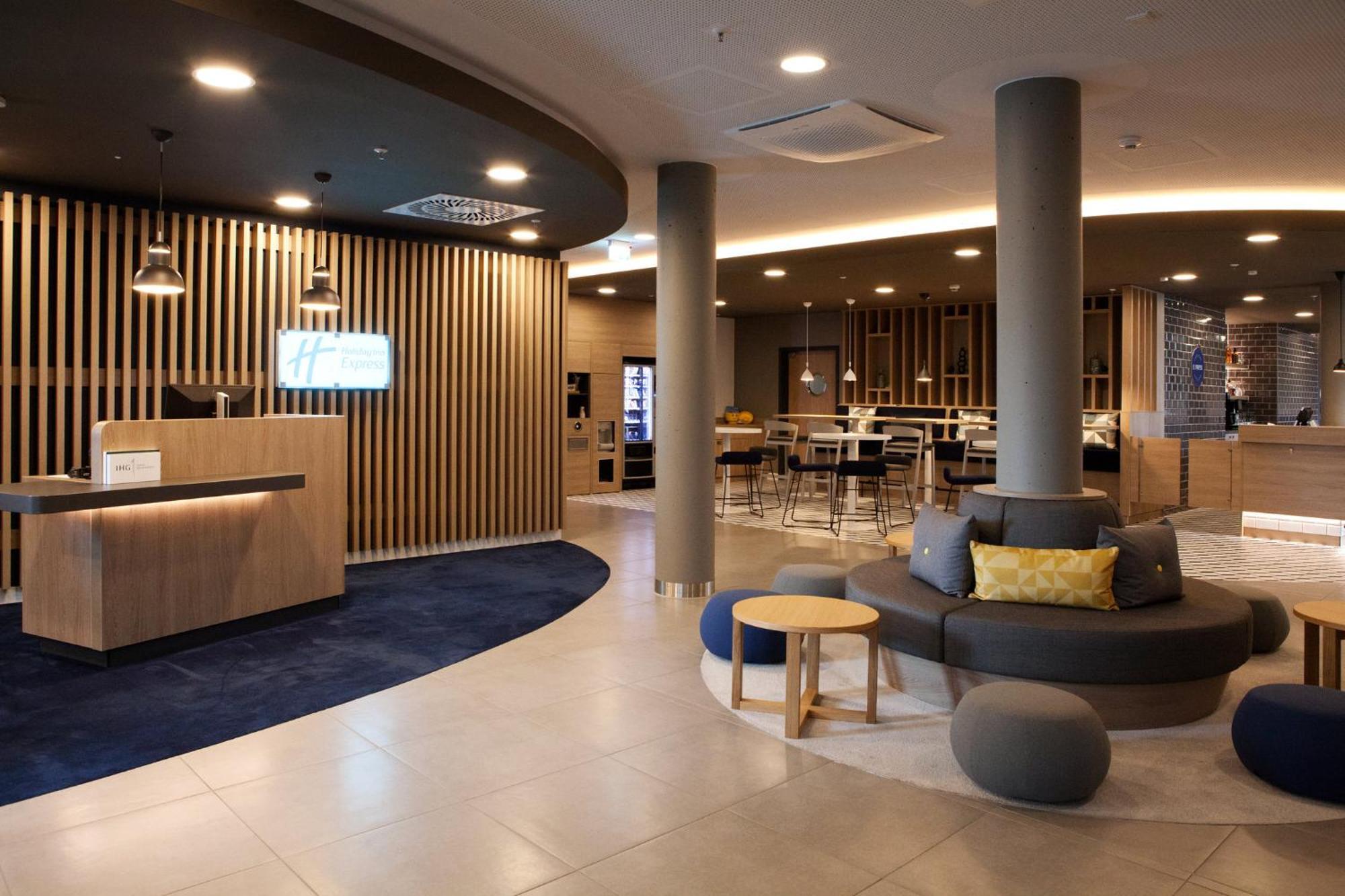 Holiday Inn Express Bochum By Ihg Exterior foto